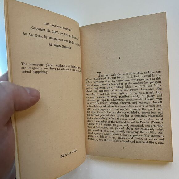 Hovering Darkness Evelyn Berchman Ace 1957 Rare Pulp Horror Romance Paperback - Picture 4 of 5